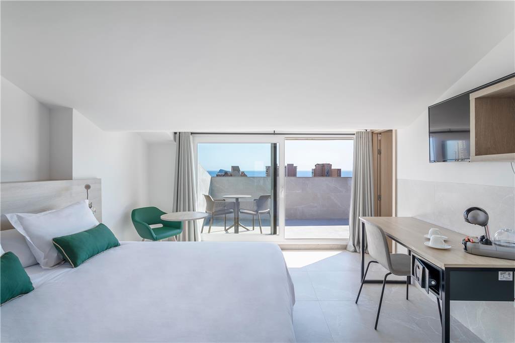 Halley Hotel & Apartments Affiliated By Melia Benidorm Quarto foto